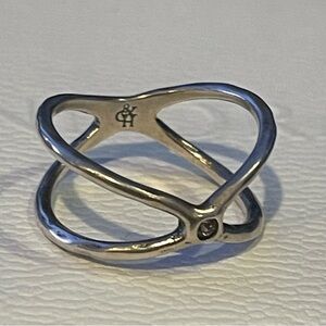Grace & Heart Chic Silver Crossover Ring